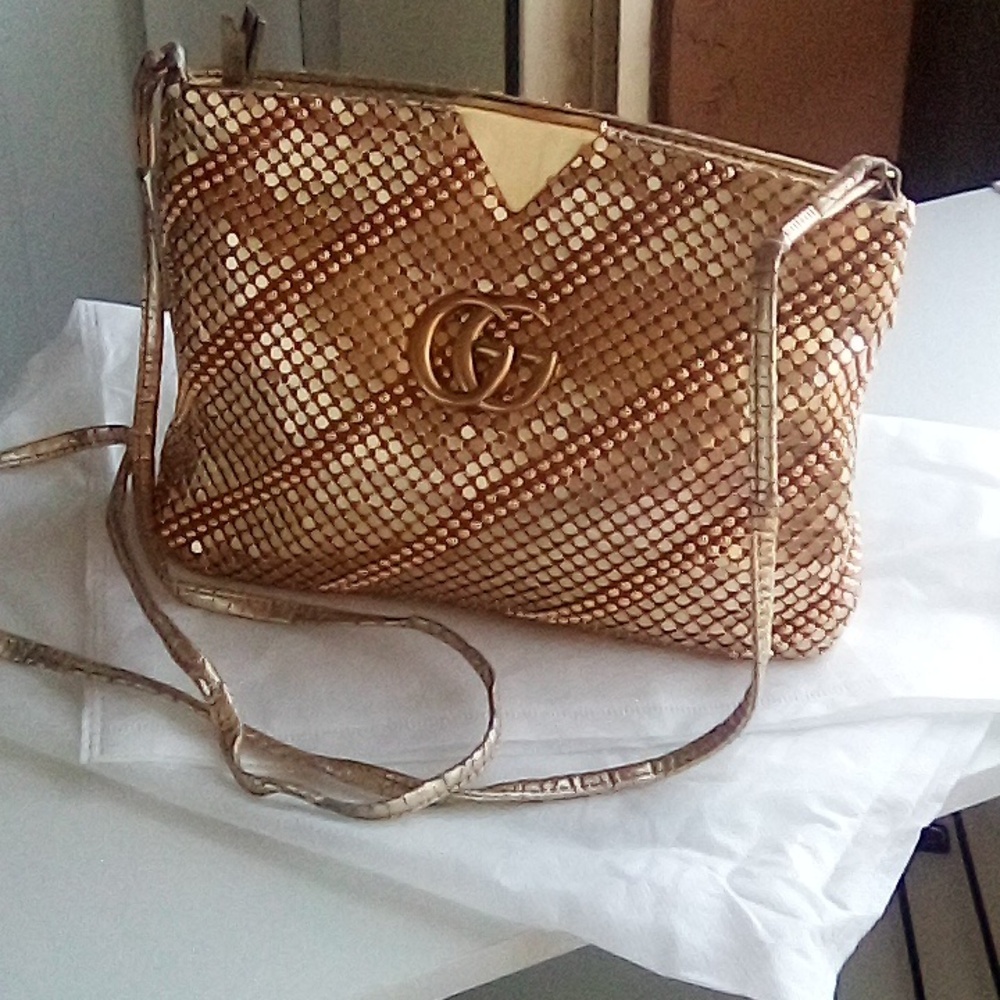 Authentic Gucci Monogram Hardware Gold Mesh Link Crossbody Bag - Picture 3 of 17